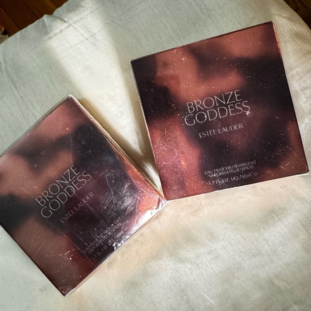Estée Lauder. Bronze Goddess fragrance
